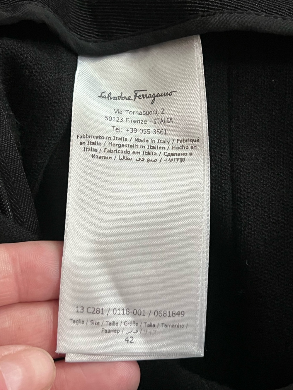 Salvatore Ferragamo women’s black high rise slim cut trousers Made in Italy - Picture 12 of 15